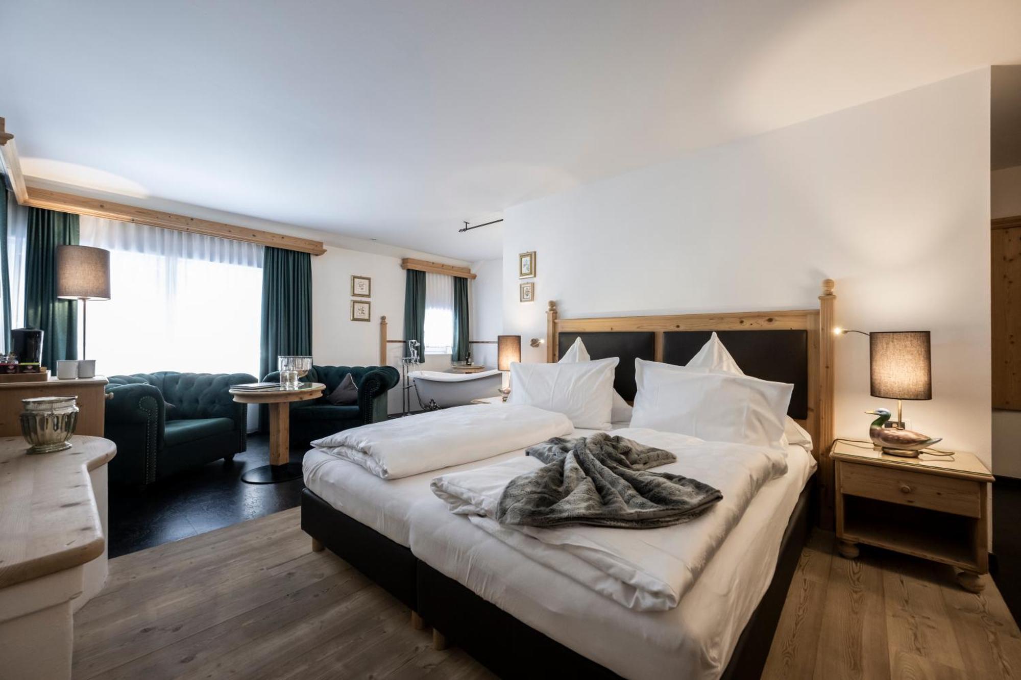 Hotel Acadia - Adults Mountain Home سيلفا دي فال جاردينا المظهر الخارجي الصورة